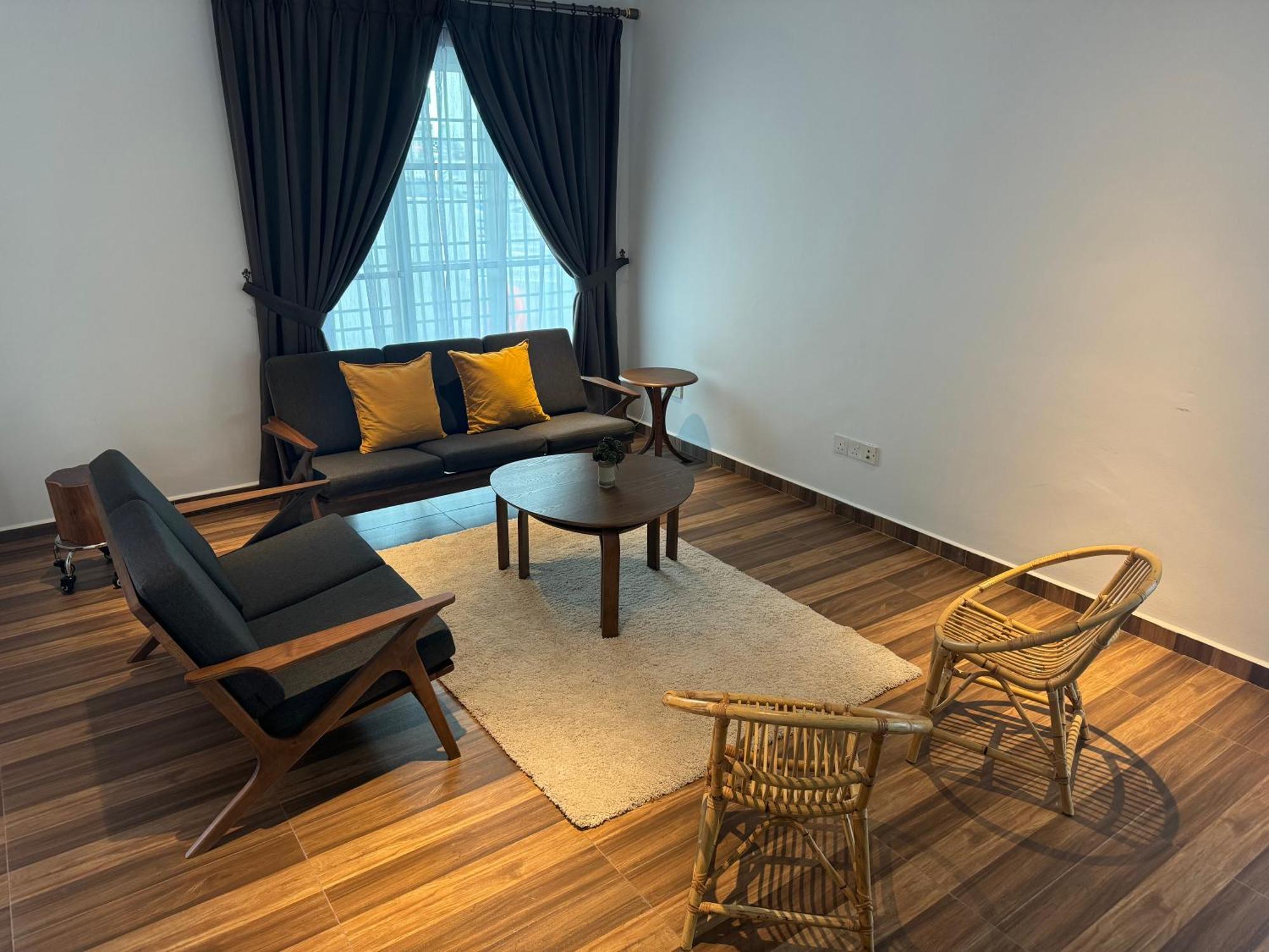 Holiday home Jambul 3-storey Corner House 6bed5bathroom *
