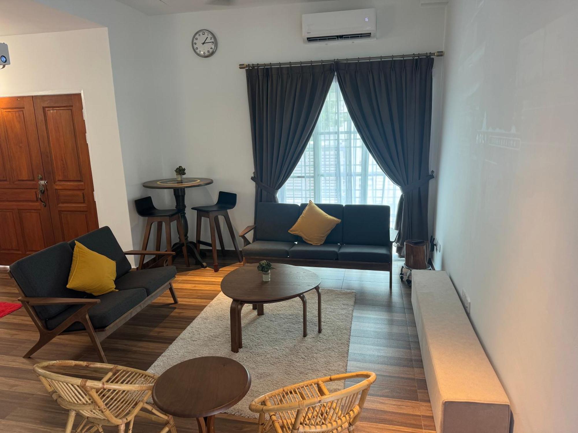 Holiday home Jambul 3-storey Corner House 6bed5bathroom